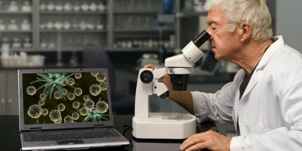 An immunologist is a specialized medical doctor trained in managing problems related to the immune system, such as allergies and autoimmune diseases.