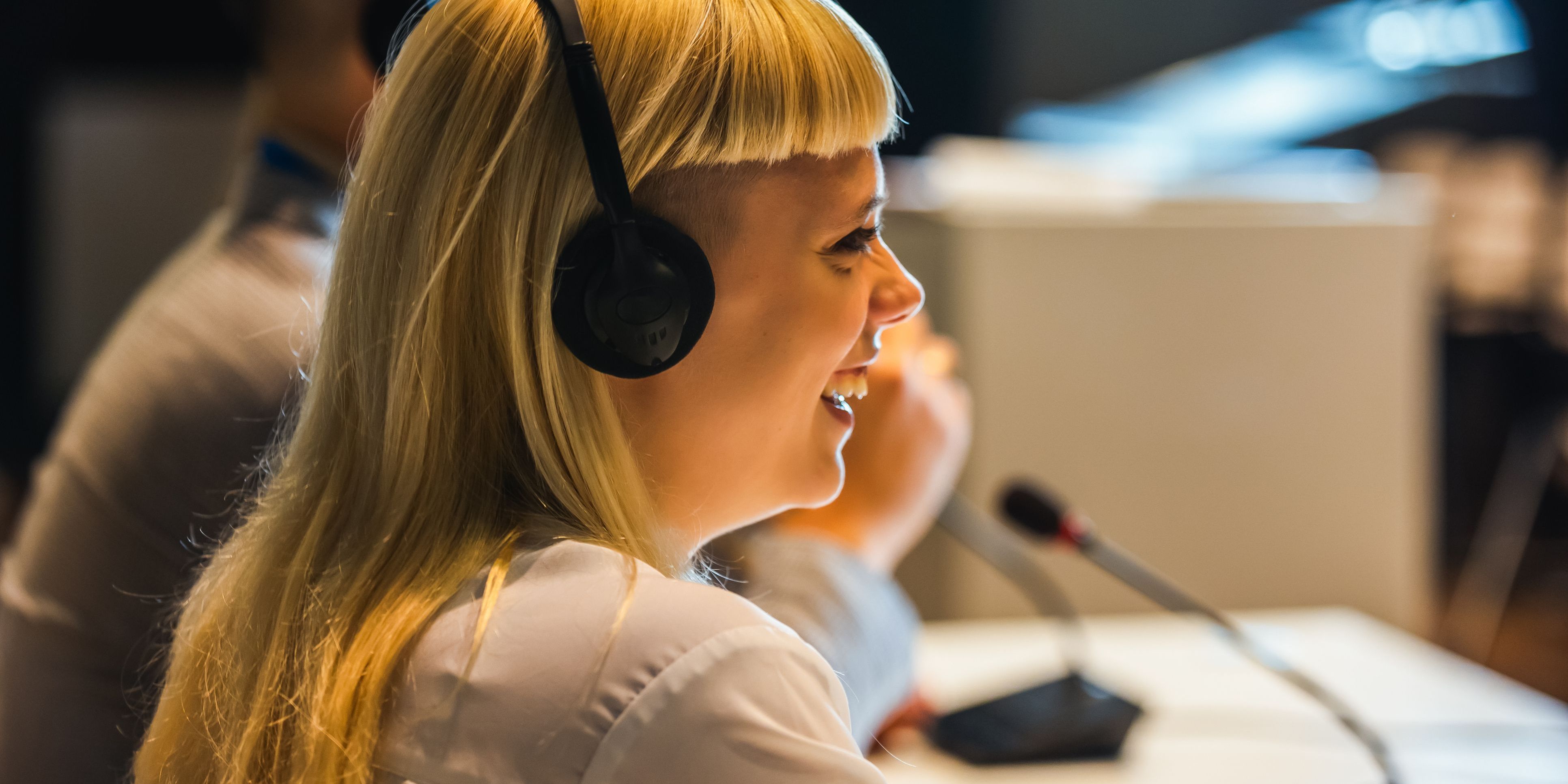 What does an interpreter do? - CareerExplorer