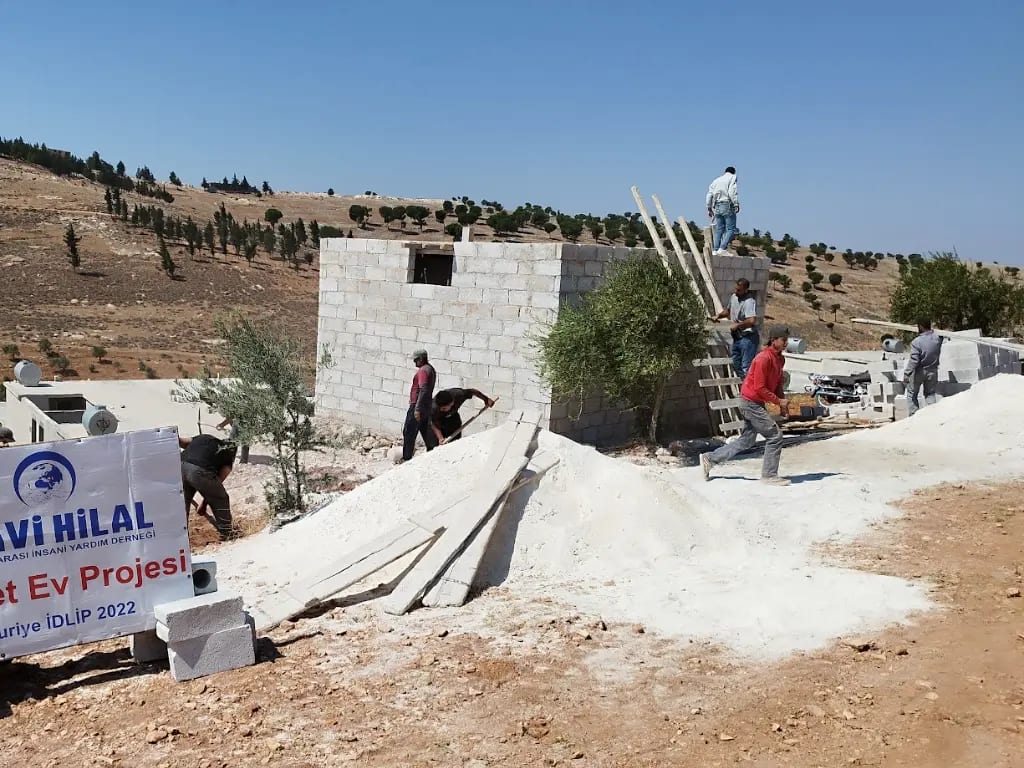 Suriye Yetim Aileler İçin Briket Ev Projesi