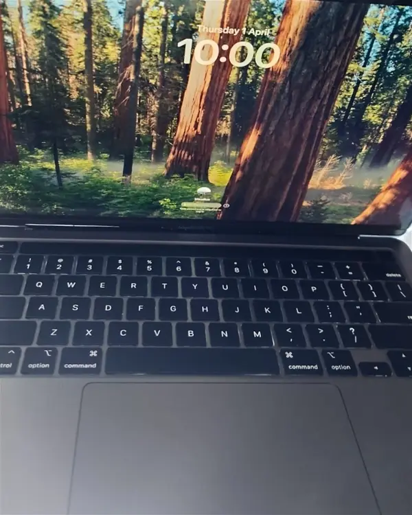 MacBook kembali menyala dan masuk ke sistem secara normal