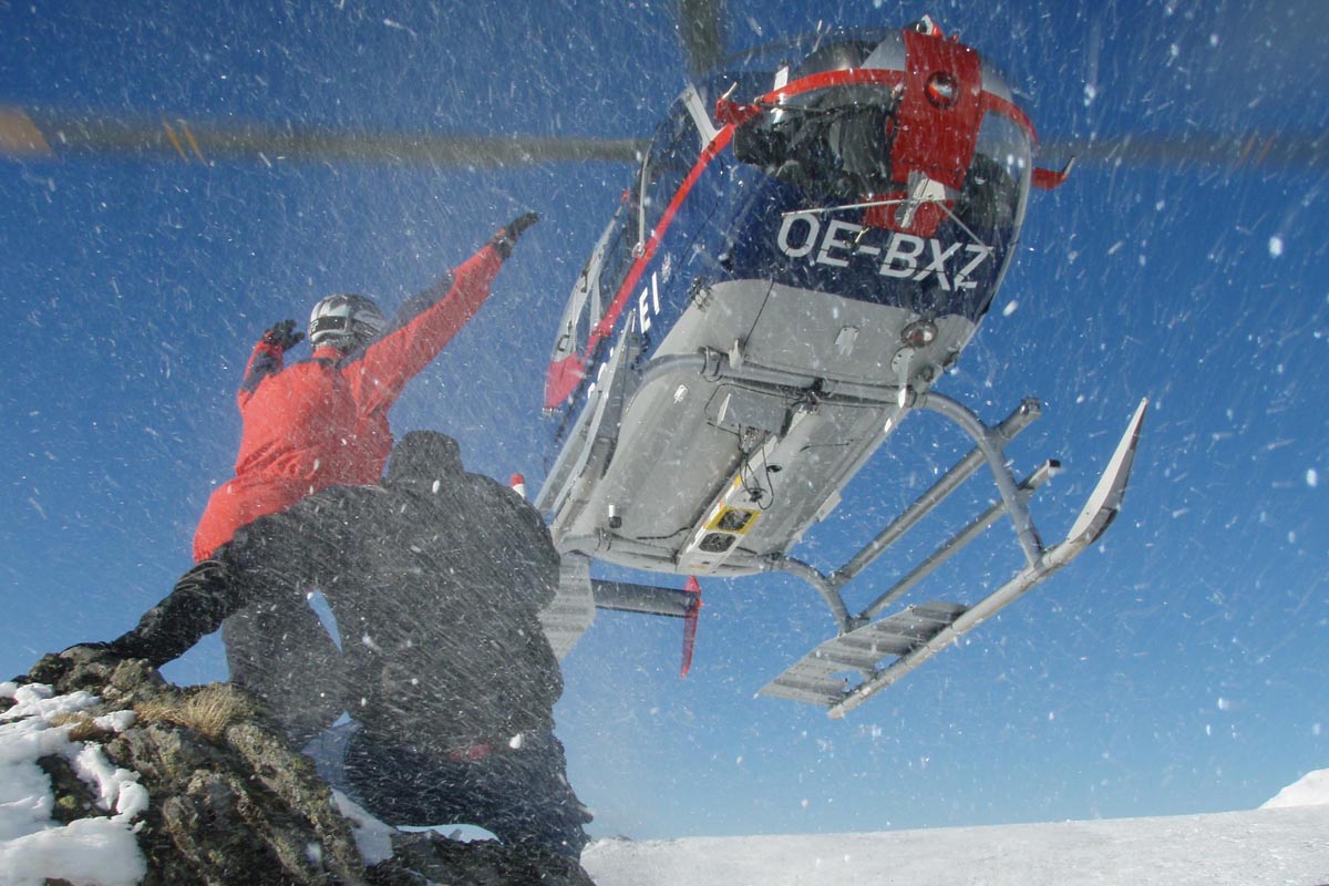 Bezirk Gmunden - Frau von Notarzthubschrauber gerettet
