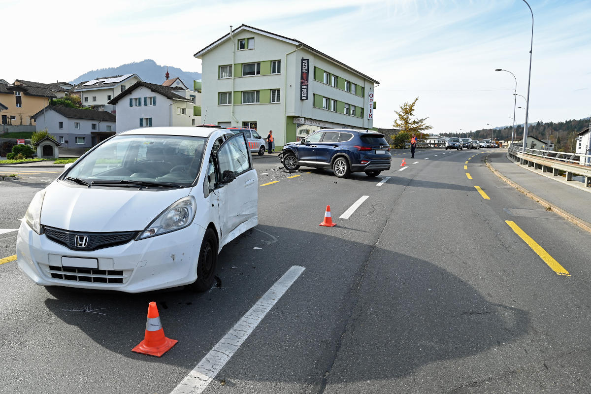 Schüpfheim LU – Verkehrsbehinderungen nach Kollision zwischen zwei Autos 