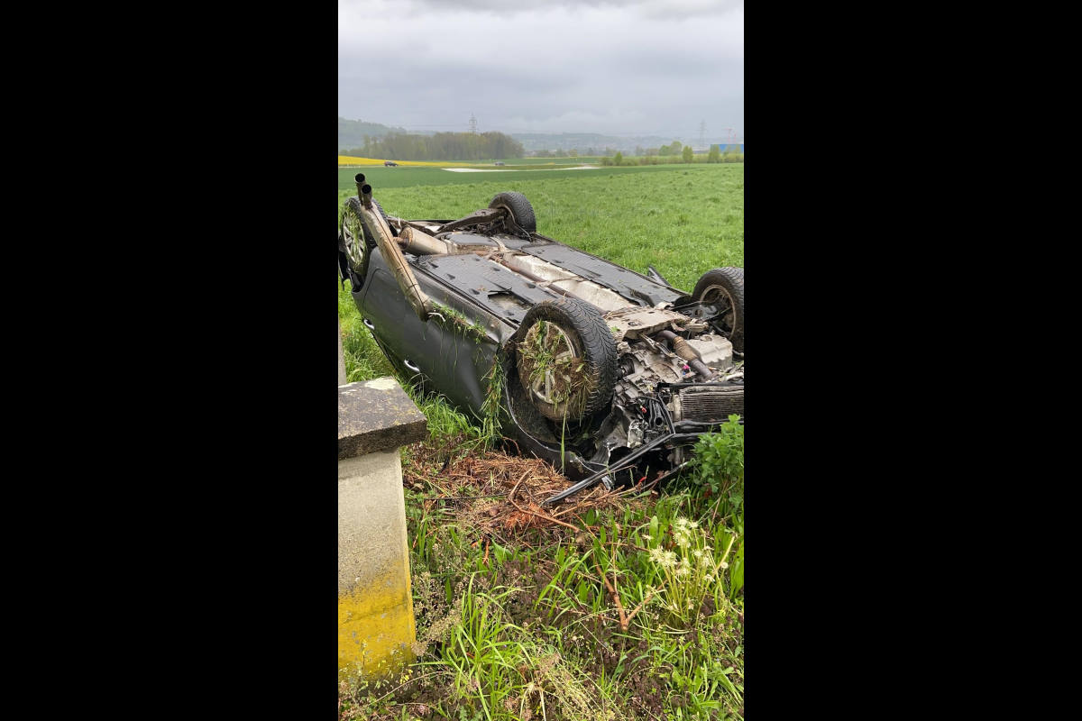 Dintikon AG – Auto überschlug sich