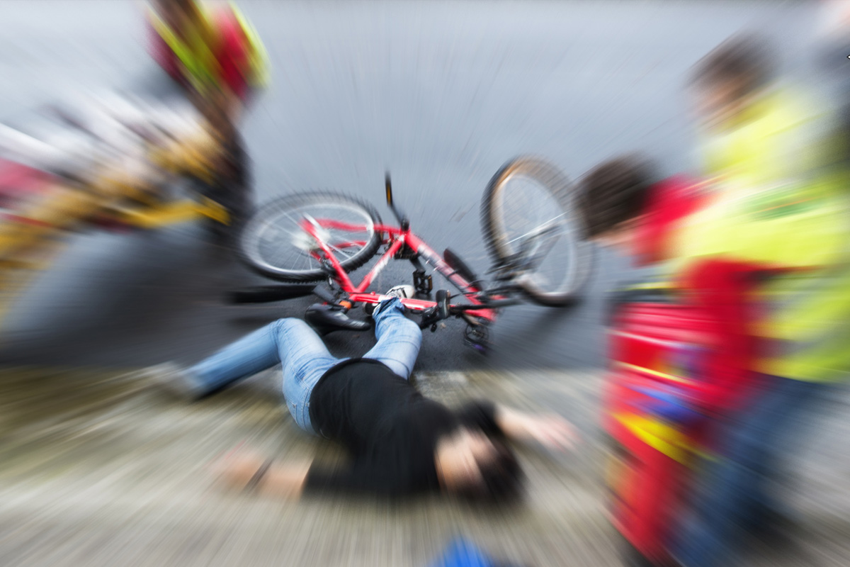 Oberhausen – Radfahrer bei Unfall an Tankstelle schwer verletzt