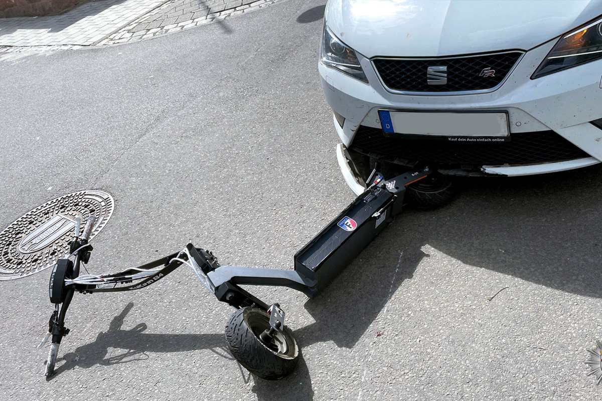 Kaiserslautern – E-Scooter-Fahrer nimmt Vorfahrt und wird verletzt