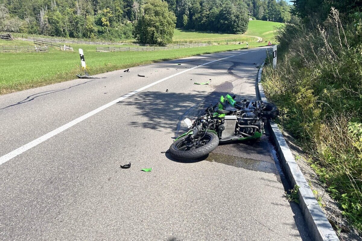 Unfall in Lohn SH - Motorradlenker auf die Gegenfahrbahn geraten