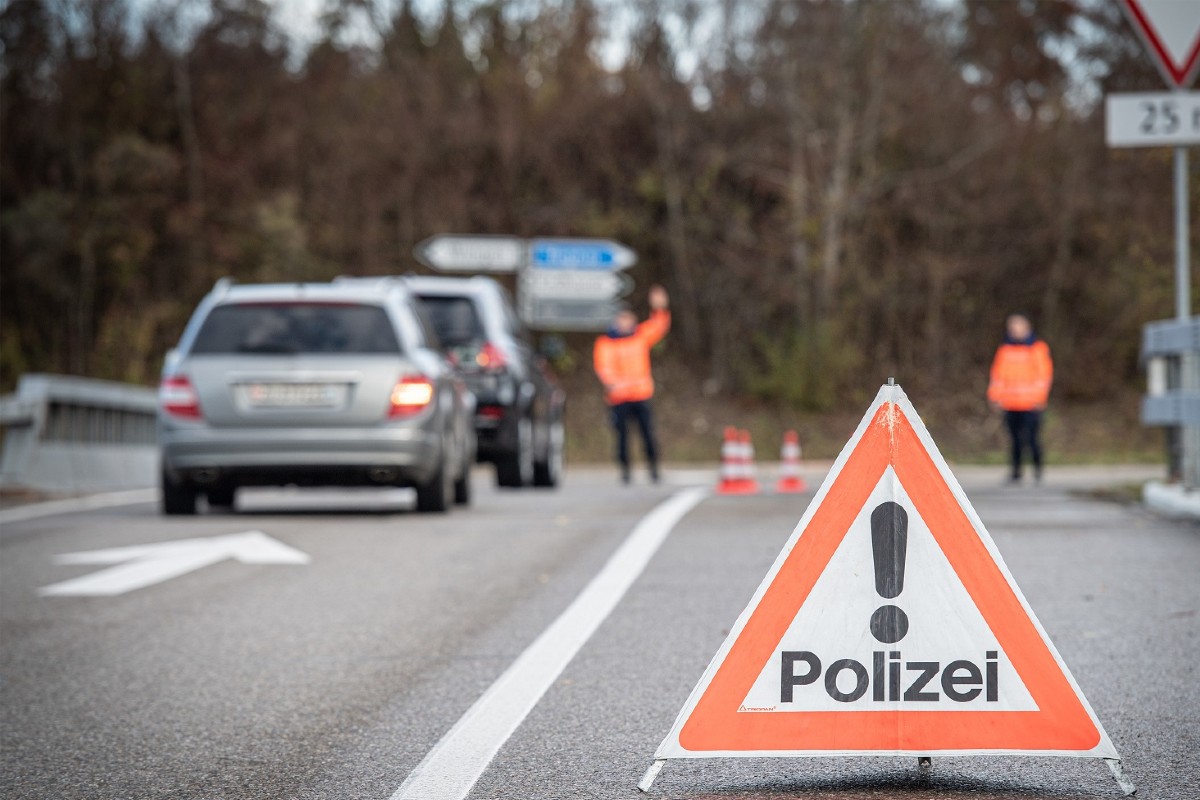 Zürcher Oberland - Aktion gegen illegal abgeänderte Fahrzeuge - 15 Fahrzeuge stillgelegt