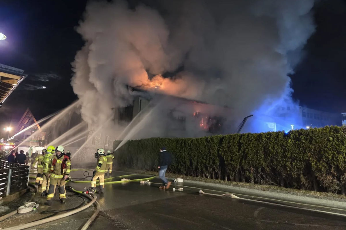 Uttendorf – Stallgebäude in Brand