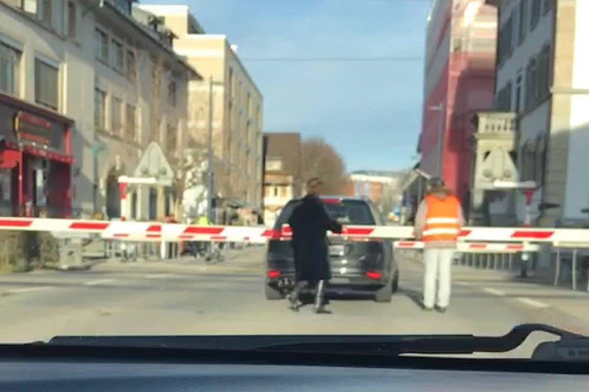 Bahnschranke - Wenn es gefährlich wird - Barriere durchbrechen
