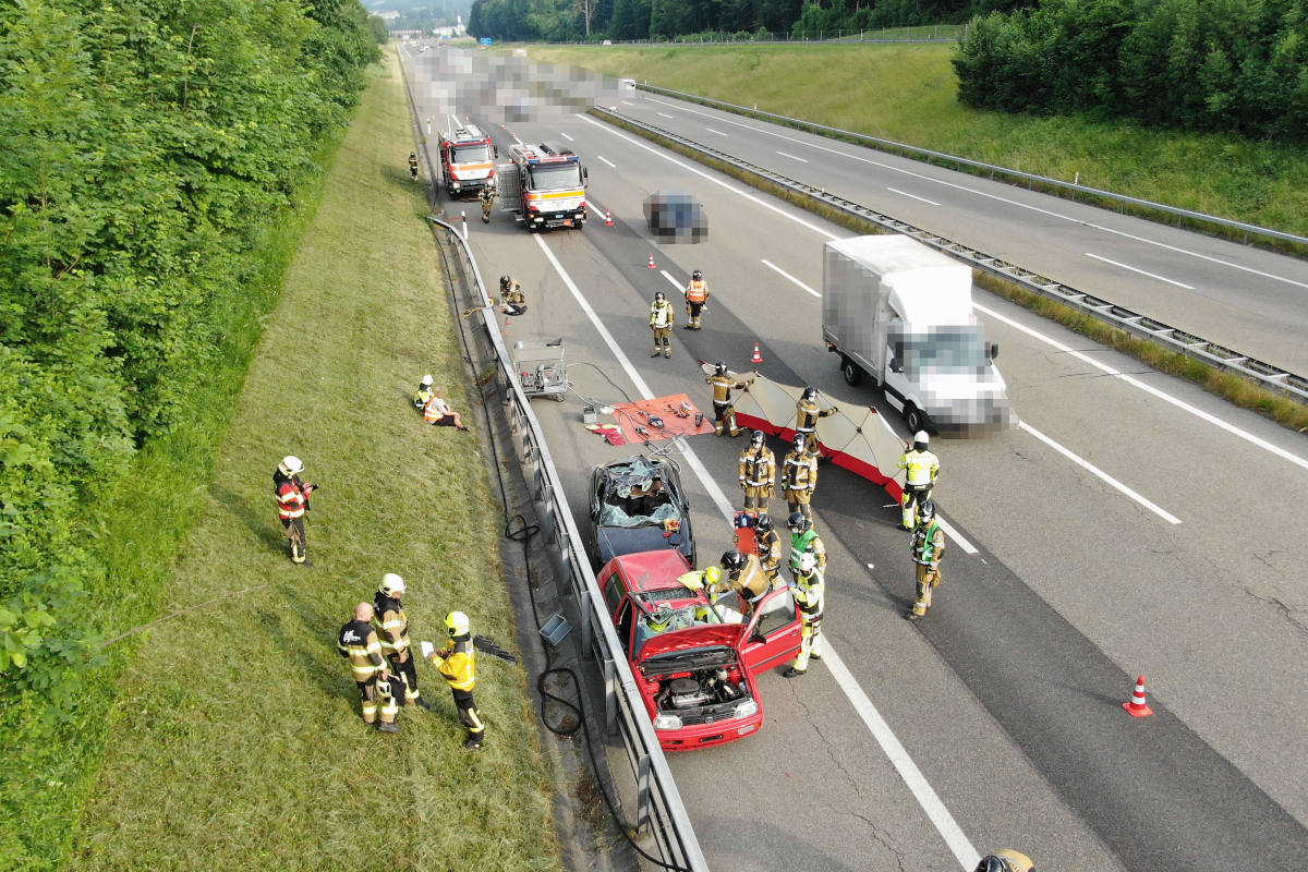 A1 Oberbüren SG – Feuerwehrübung während Fahrt gefilmt – drei Personen angezeigt