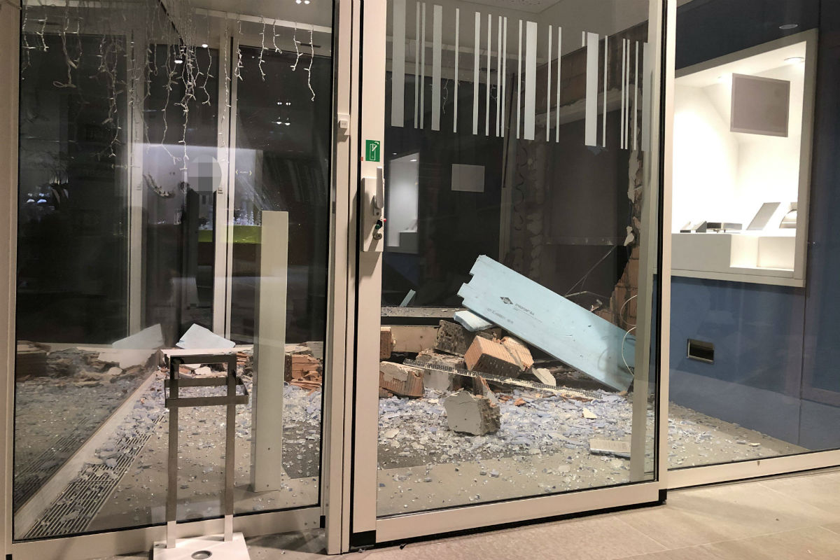 Schwarzenbach SG - Bankautomat aufgesprengt - Zeugenaufruf