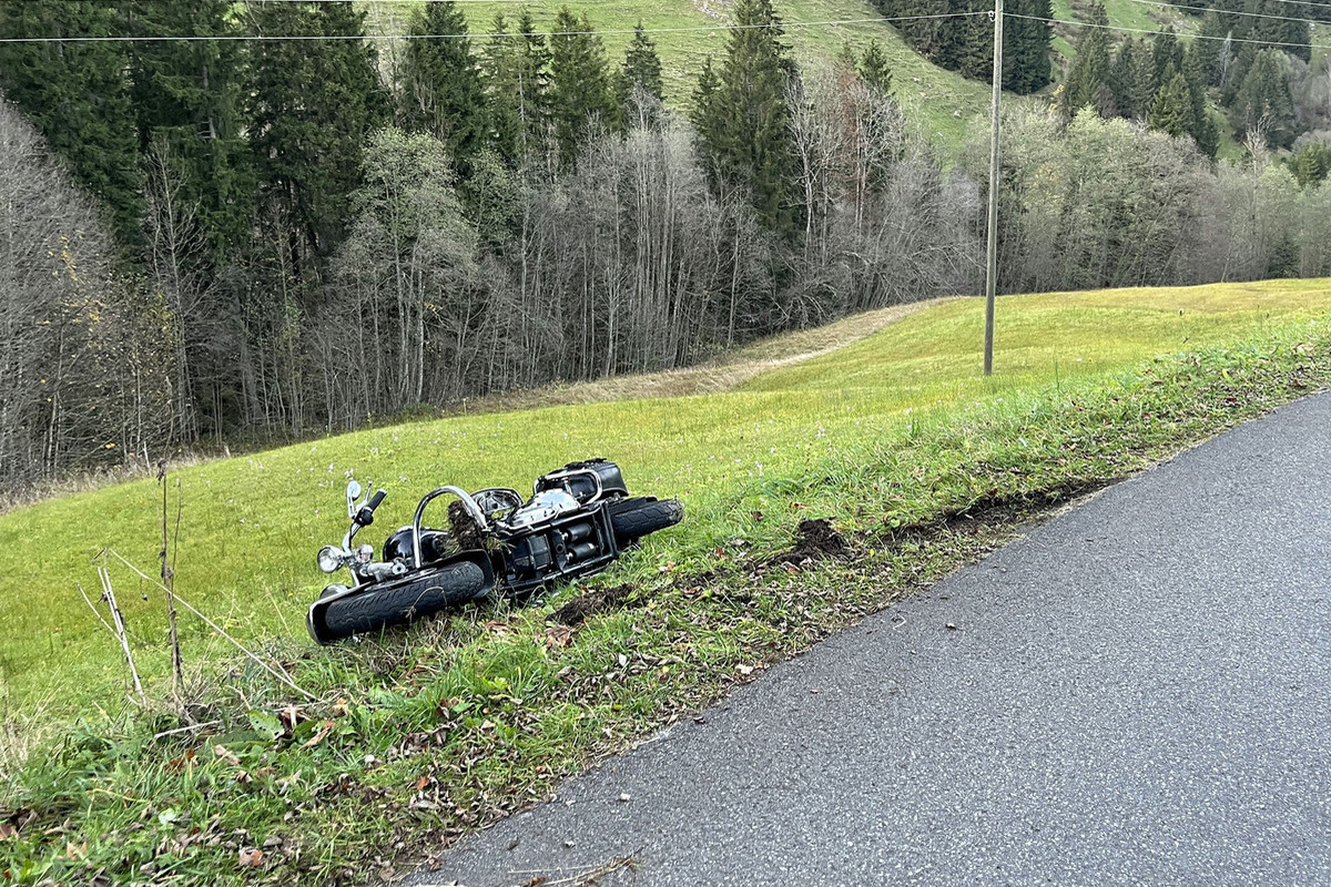 Entlebuch LU – Motorradfahrer stürzt bei Unfall