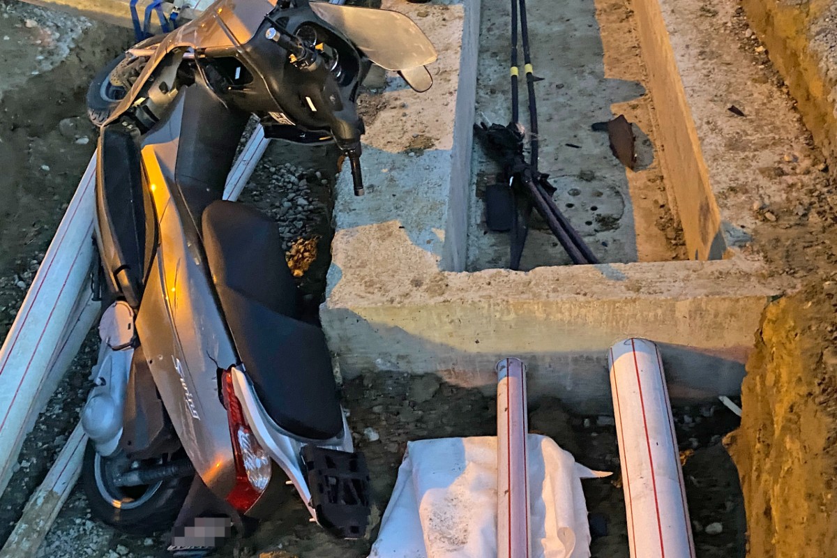 Landschlacht TG - Rollerfahrer stürzt nach Kollision mit Auto in Graben