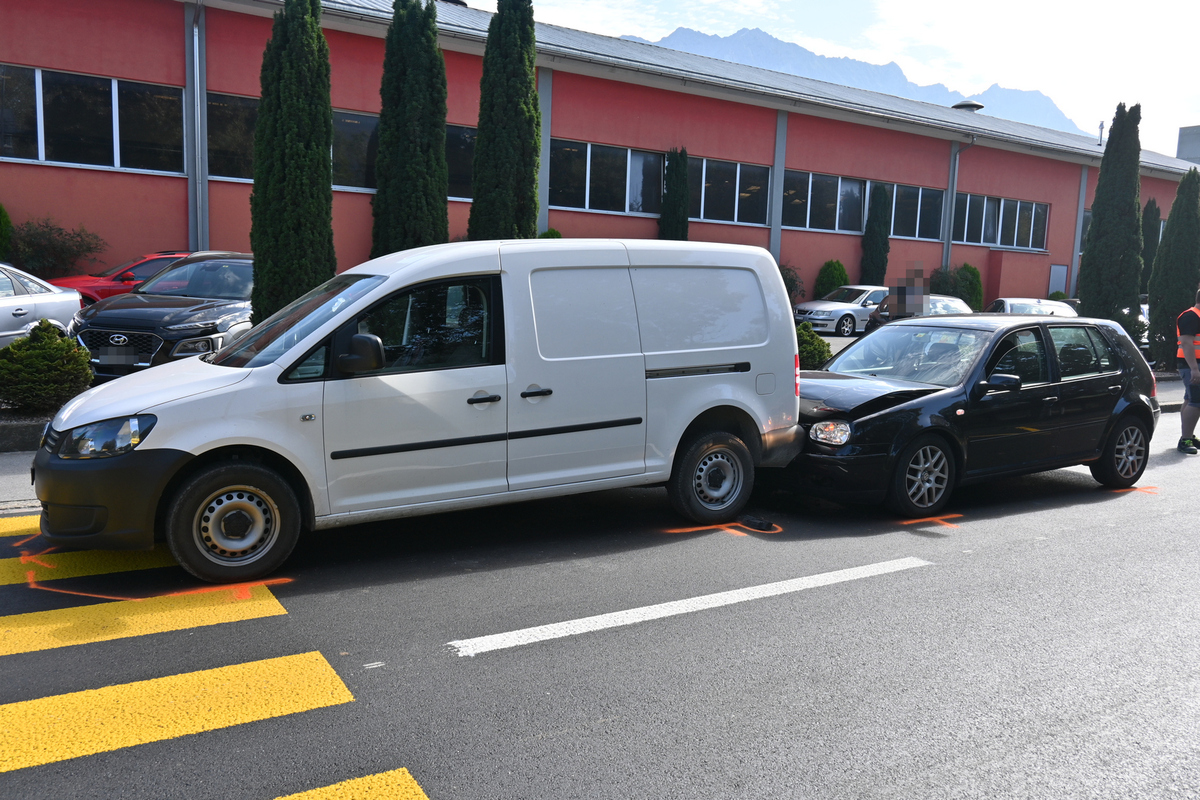 Gamprin-Bendern FL - Totalschaden nach Verkehrsunfall