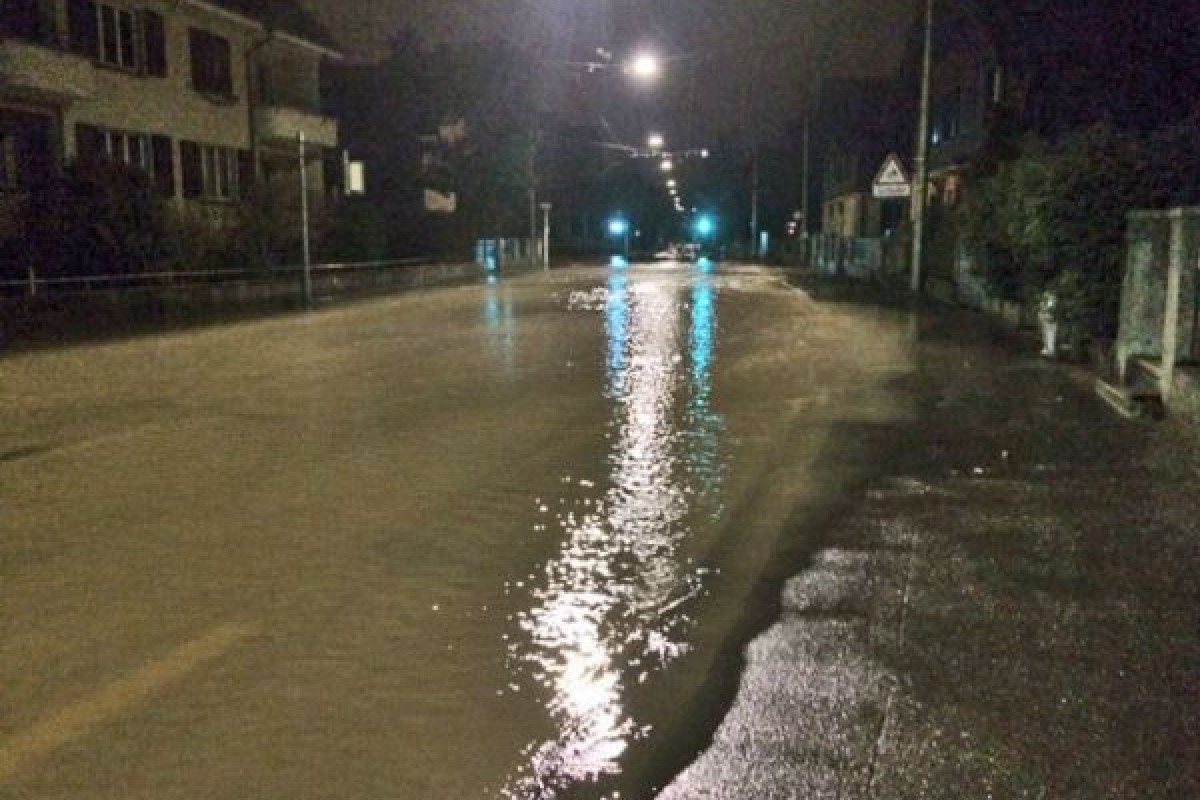 Mattenhof Bern - Wasserleitungsbruch in der Weissensteinstrasse