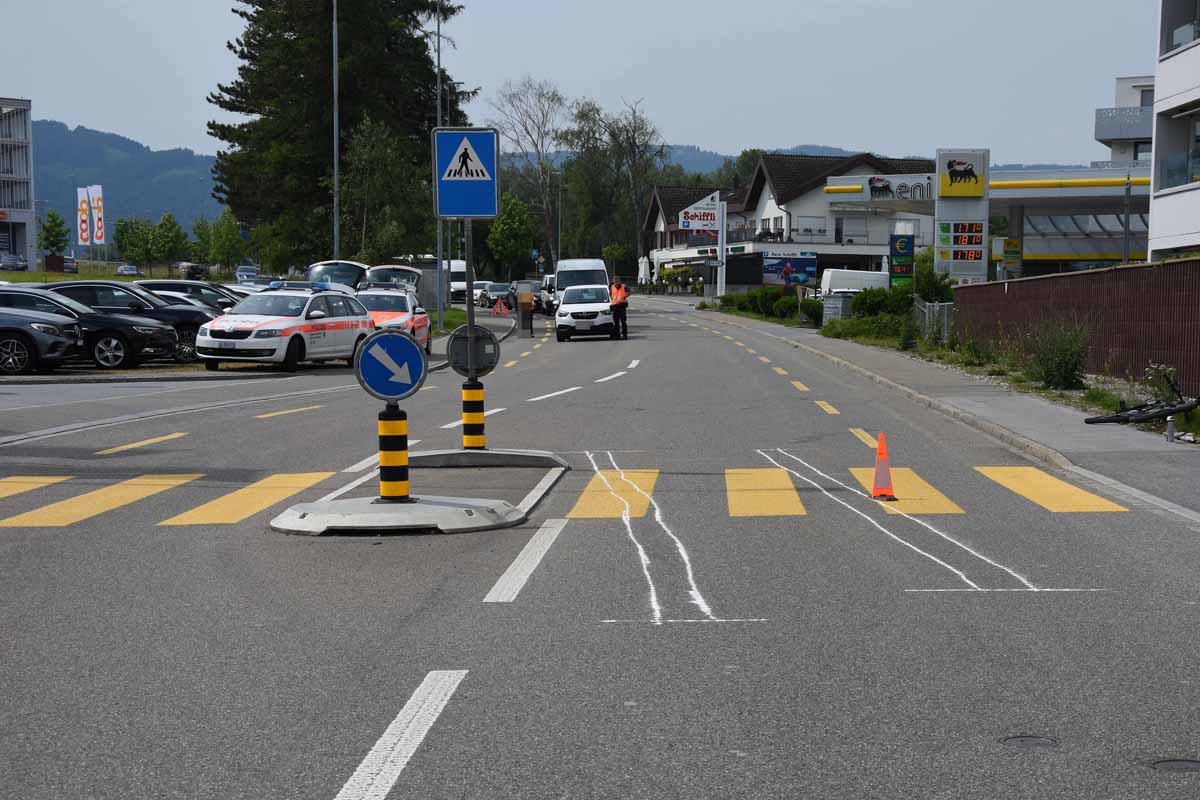 Diepoldsau SG - 17-jähriger Velofahrer nach Kollision mit Auto verletzt!