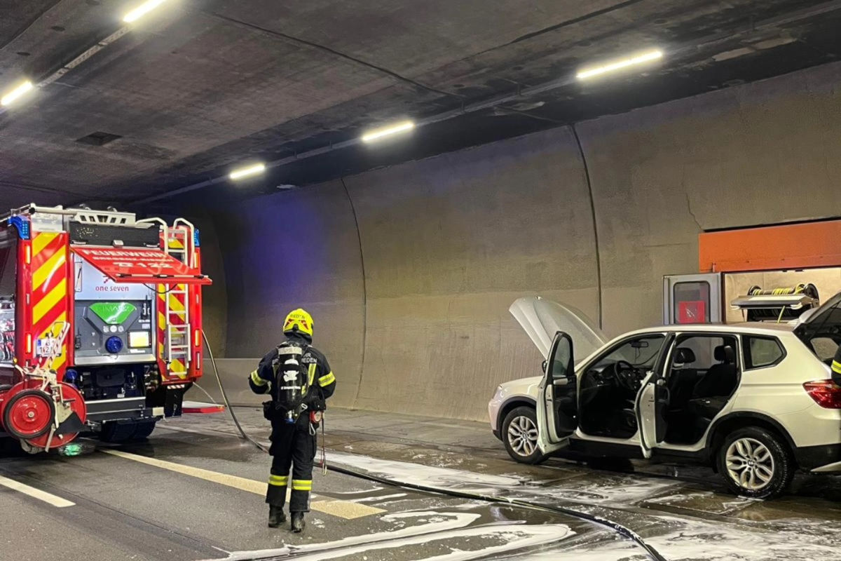 A14 Lochau – Rauchende Batterie sorgt für Einsatz im Pfändertunnel