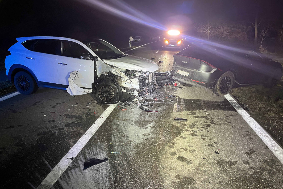 Lengnau AG – In Elektroauto geprallt