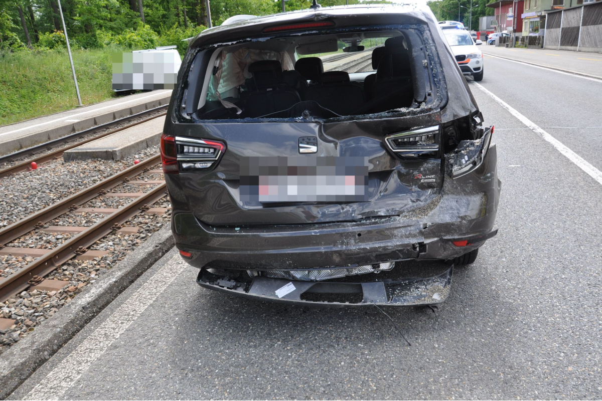 Heftiger Auffahrunfall in Riedholz SO endet mit viel Blechschaden