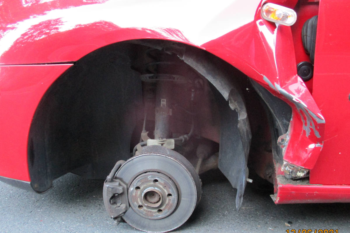 Hagen-Delstern – Während der Fahrt das linke Vorderrad verloren