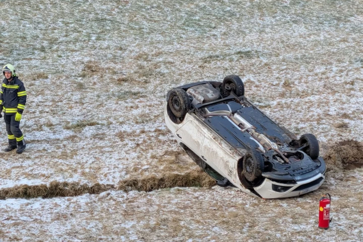 Gutau – Auto überschlägt sich bei Unfall