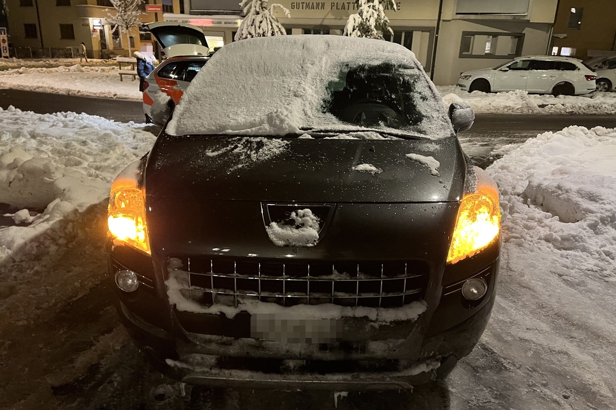 Kanton St. Gallen - Autoscheiben nicht genug von Eis oder Schnee befreit