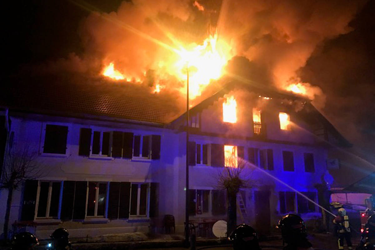 Lajoux JU - Brand zerstört Restaurant komplett