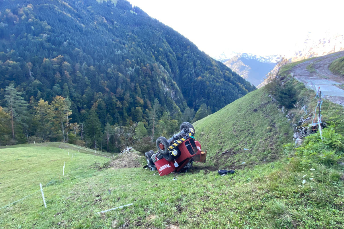 Flüelen UR – Mann bei Selbstunfall mit Lastwagen erheblich verletzt