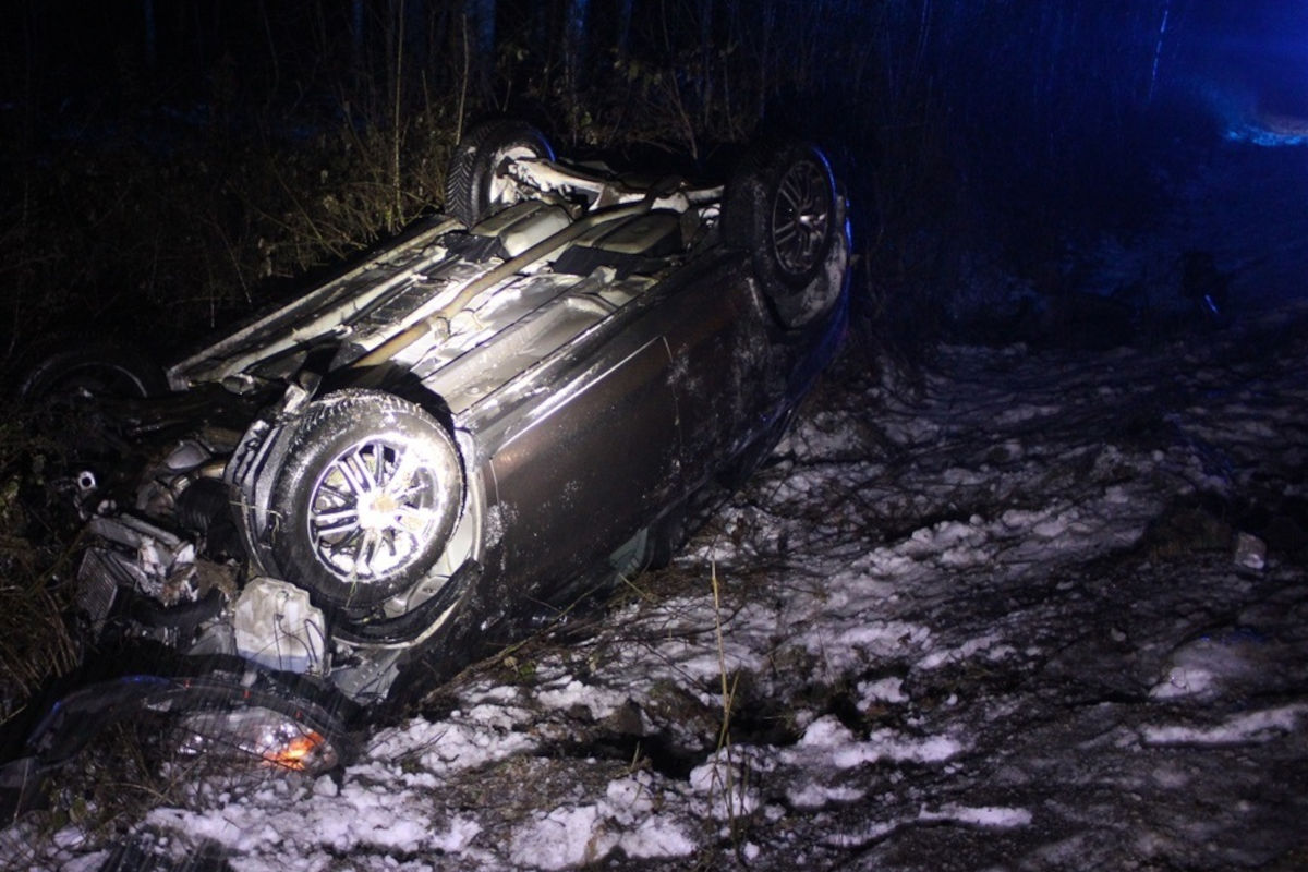 Unfall bei Petershagen – Auto überschlägt sich