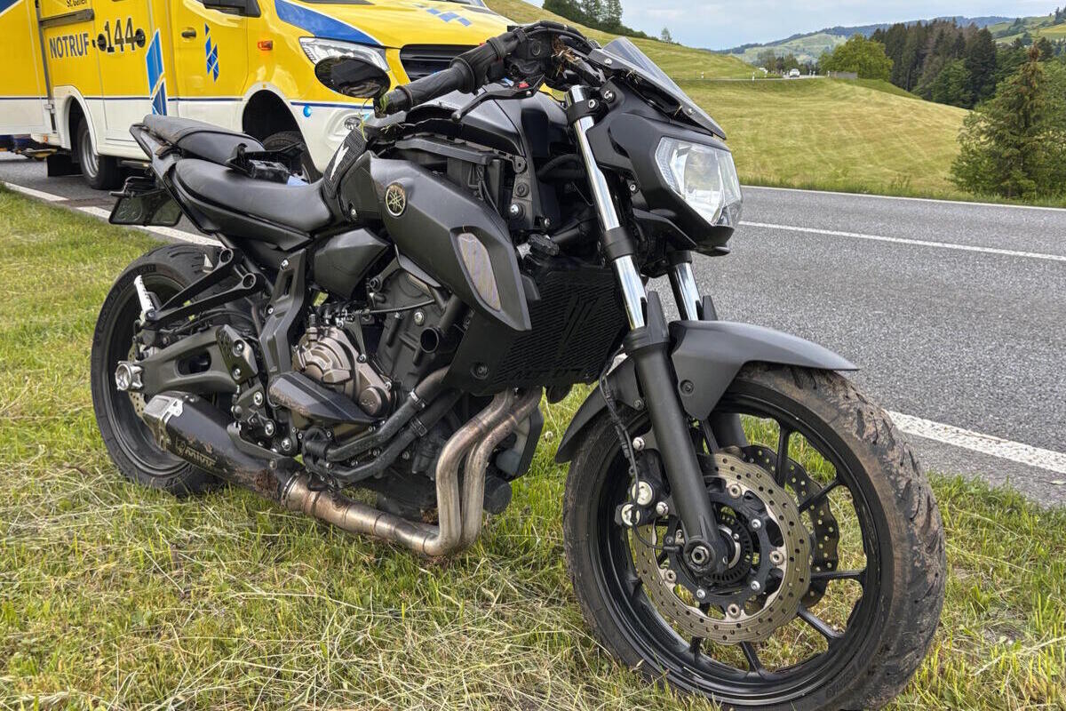 Ricken SG – Motorrad landet bei Unfall im Bachbett