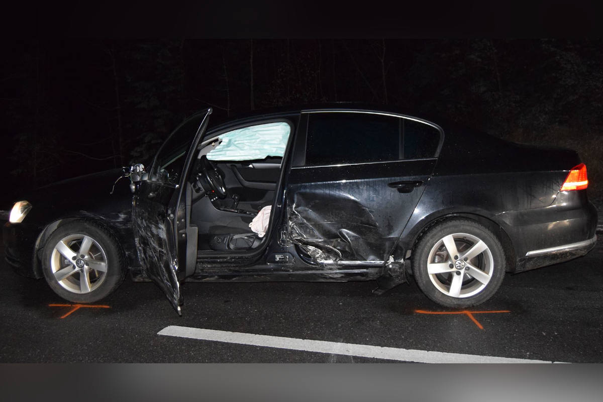 Wald AR – Kollision zwischen zwei Autos