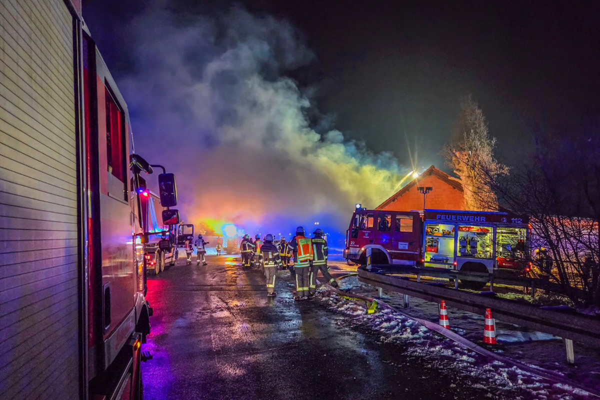 Flieden – Feuerwehrmann stirbt bei Brandeinsatz