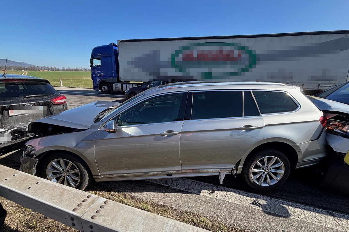 A1 Oensingen SO – Fünf Fahrzeuge in Auffahrunfall verwickelt