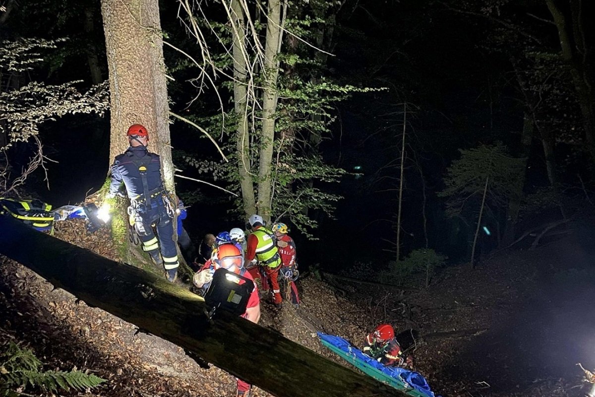 Cheyres FR - Zwei Personen nach Unfall schwer verletzt 