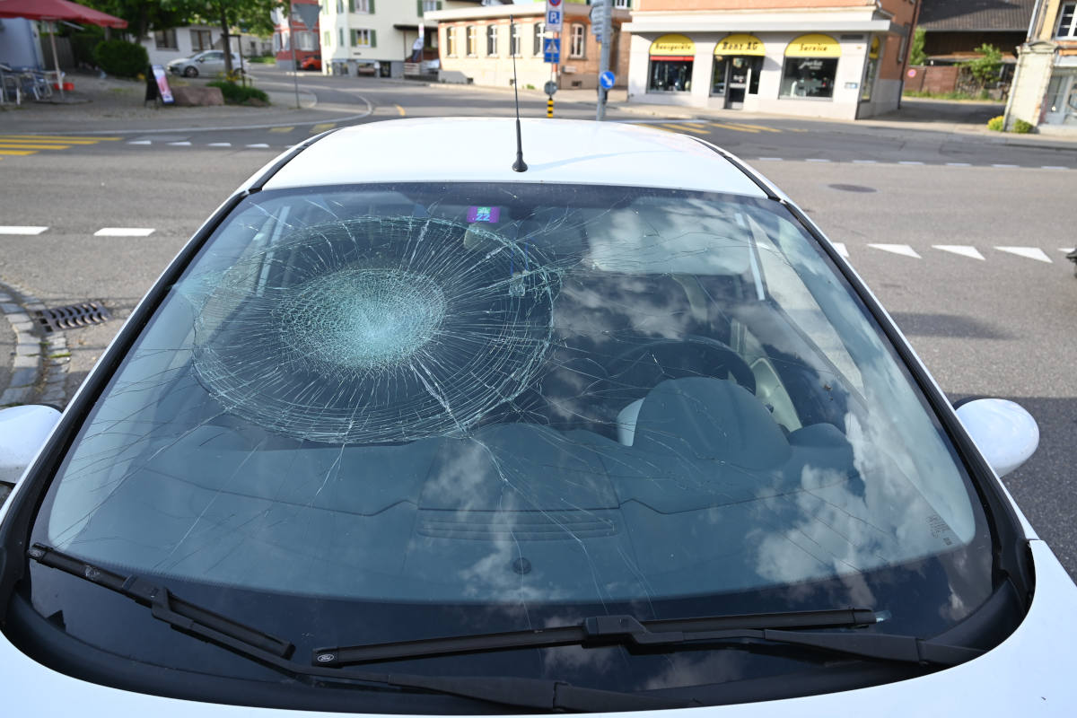 Flawil SG – 14-Jähriger nach Unfall zwischen Mofa und Auto verletzt