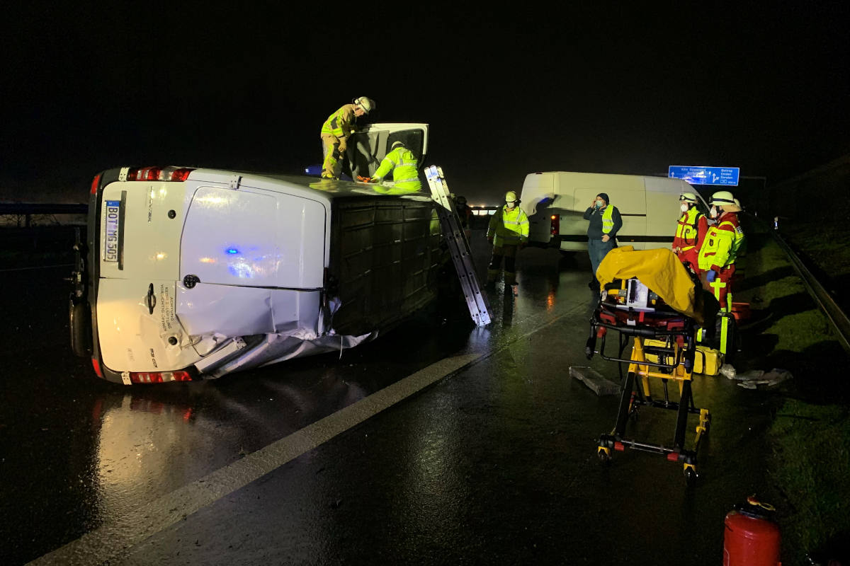 A2 Gladbeck – Mit Kleintransporter umgekippt