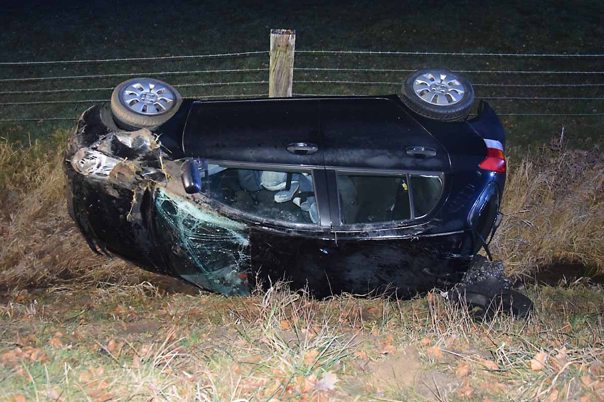 Enger - Toyota überschlägt sich mehrfach