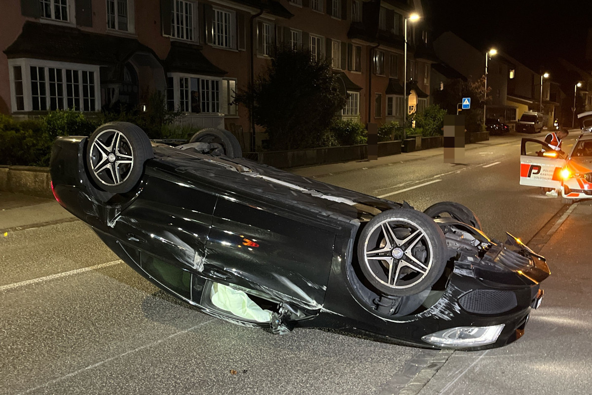 Bei Unfall in Gerlafingen SO – Mit Auto auf Dach gelandet