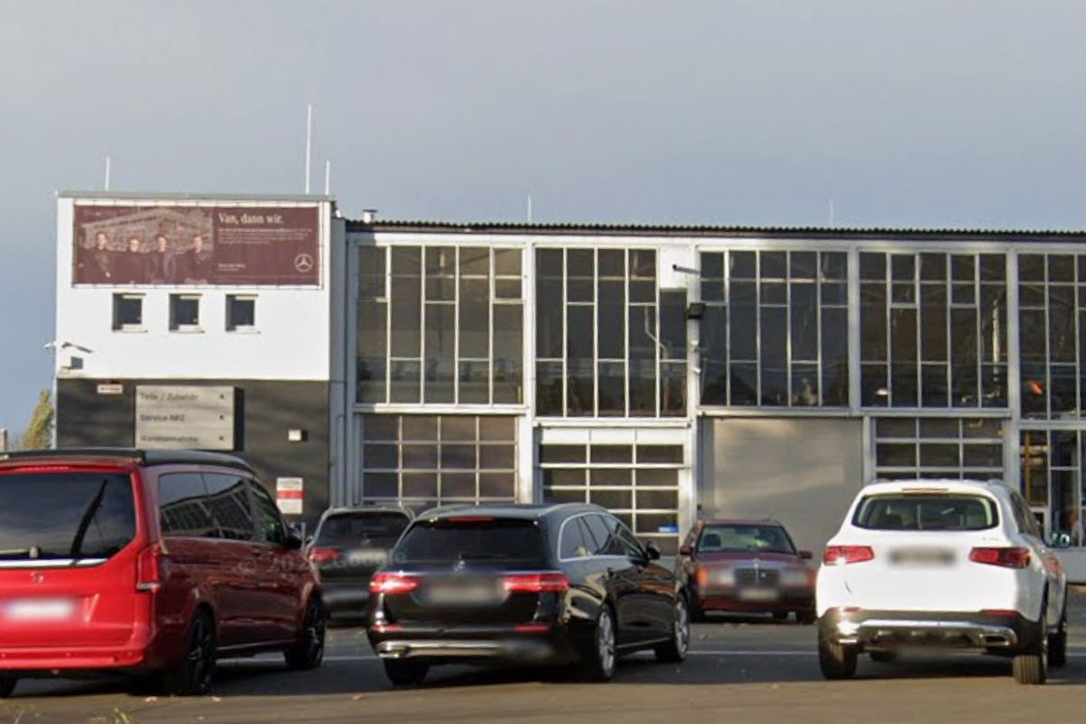 Solingen – Großeinsatz von SEK wegen Mann (35) auf Dach