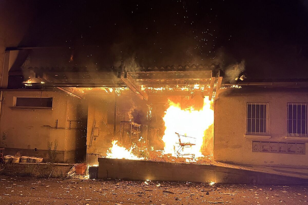 Ormalingen BL - Brandausbruch in einem Lagerraum 