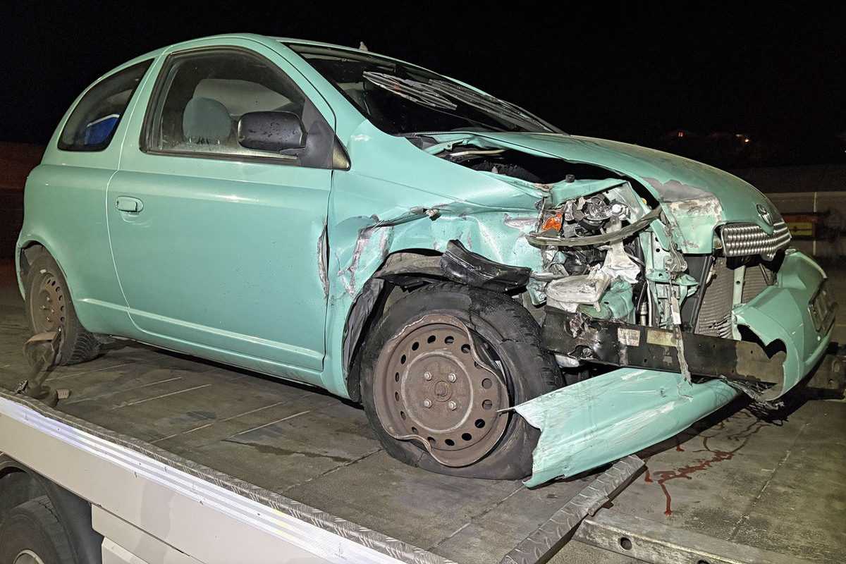 A14 Buchrain LU – Autofahrerin prallt bei Unfall in Leitplanke