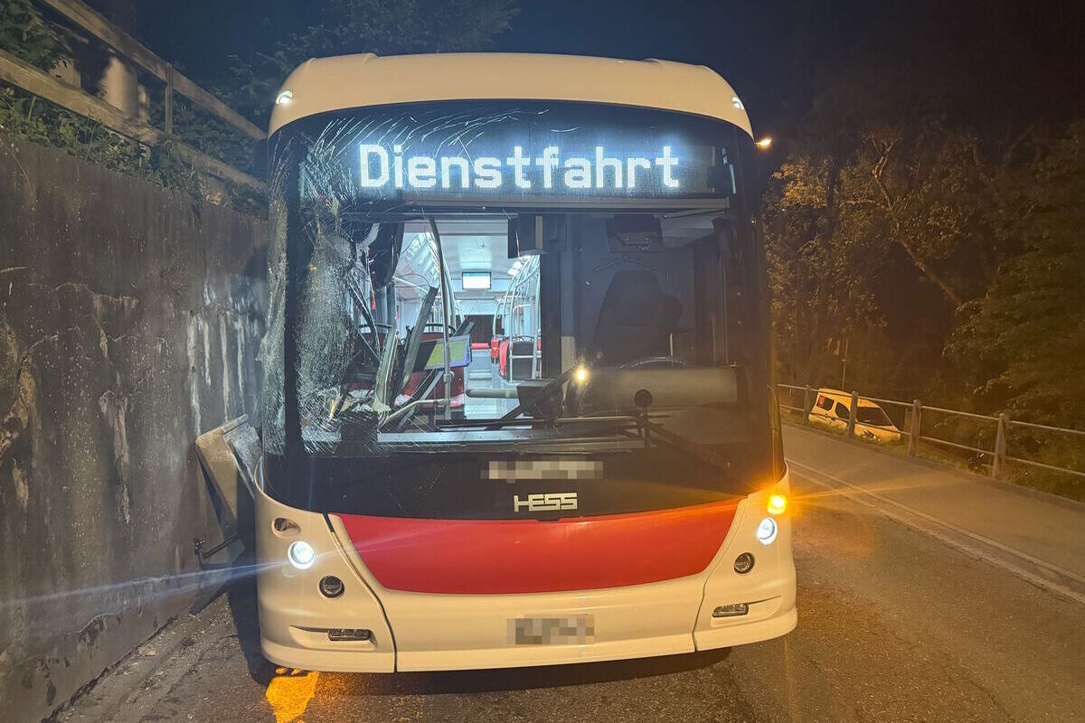St.Gallen – Selbstunfall mit einem Linienbus