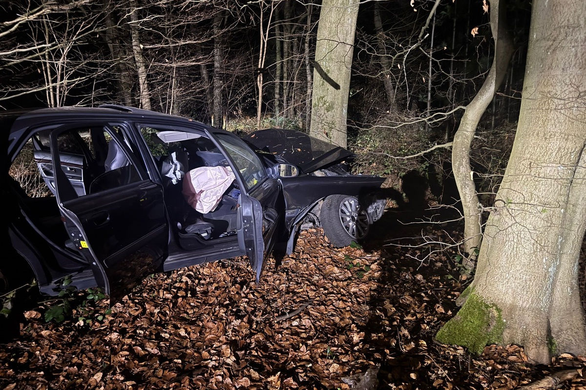 Ratingen – Goldkette gestohlen und bei Verfolgungsfahrt verunfallt