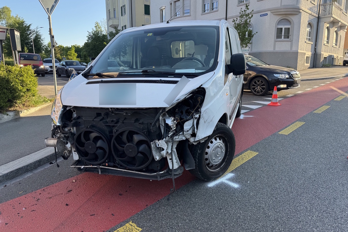 St.Gallen – Linienbus bei Unfall übersehen 