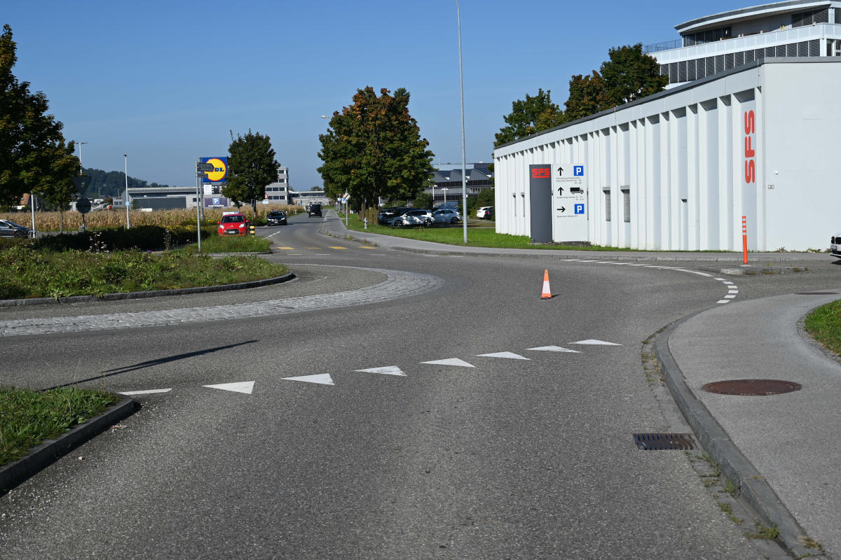 Widnau SG - Auffahrkollision zwischen Auto und Rennvelo