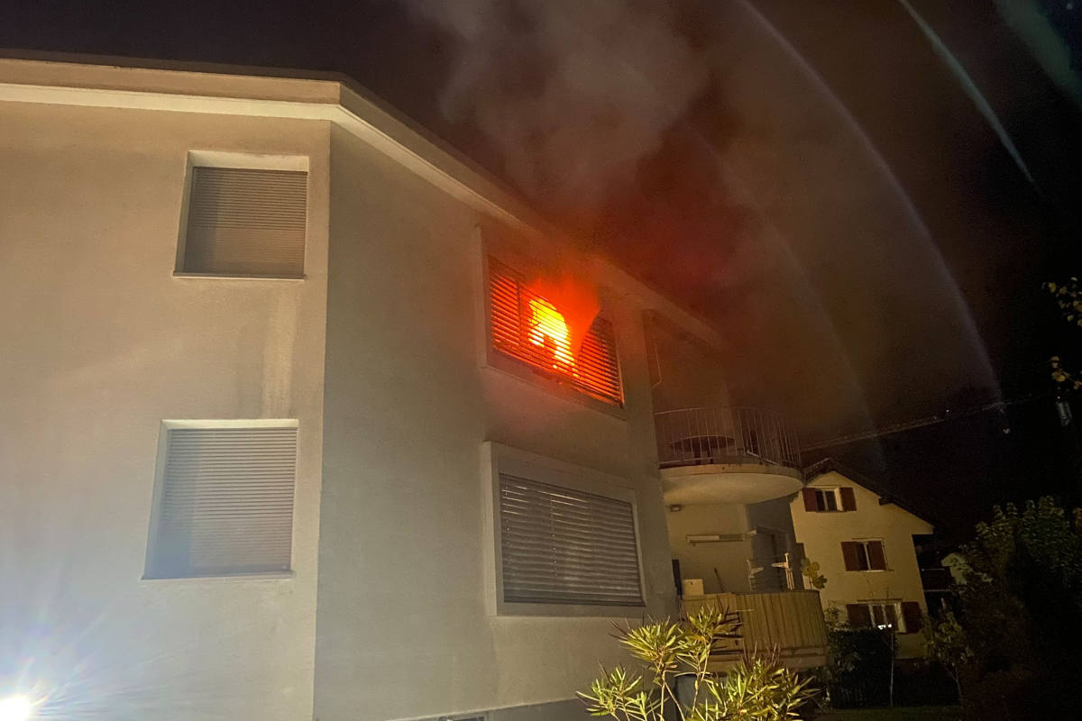 Baar ZG – Zwei verletzte Personen nach Wohnungsbrand