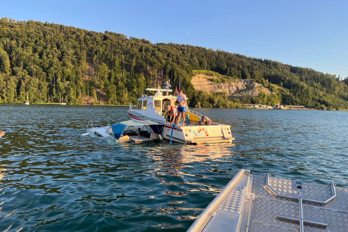 Tuggen und Nuolen SZ – Tödlicher Badeunfall eines 26-Jährigen und sinkendes Motorboot abgeschleppt