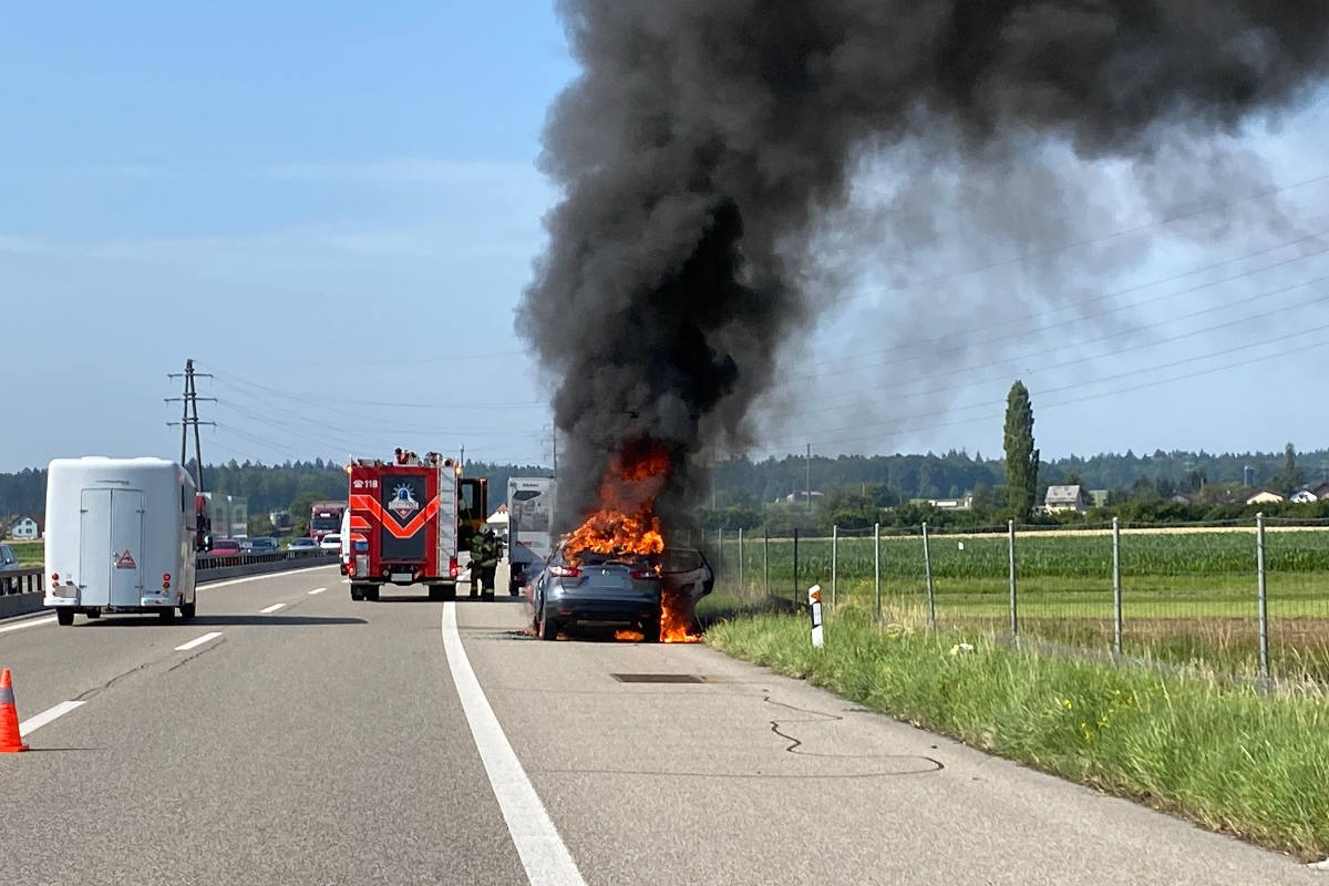 A1 Niederbipp BE – Auto brennt vollständig aus