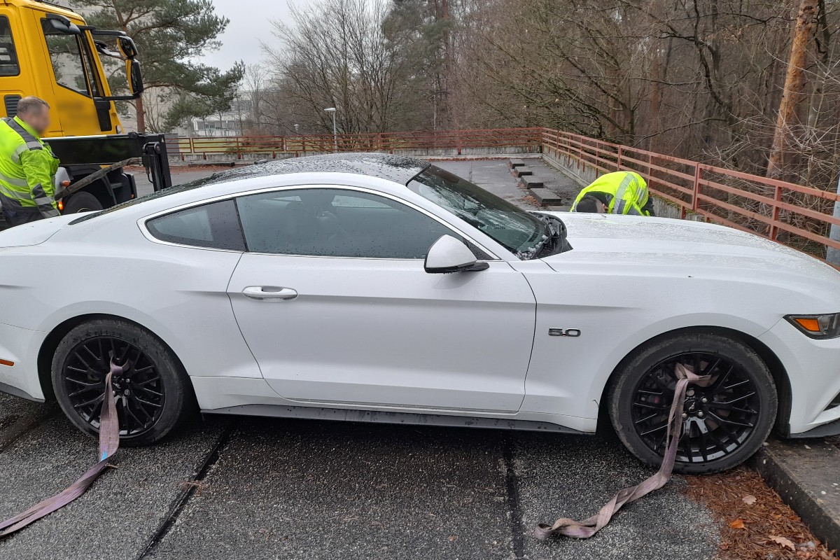 Kaiserslautern – Mustang gestohlen und zum Kauf angeboten