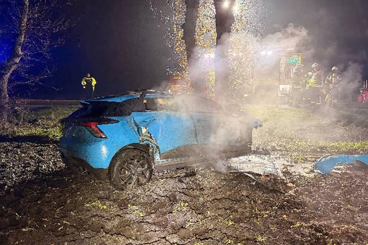 Schiffdorf – Autofahrer stirbt nach Kollision mit Baum